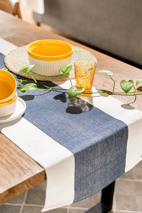 Vuao Camino de Mesa Agnes (Azul Marino)